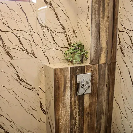 конакъ войнов Βίλα *