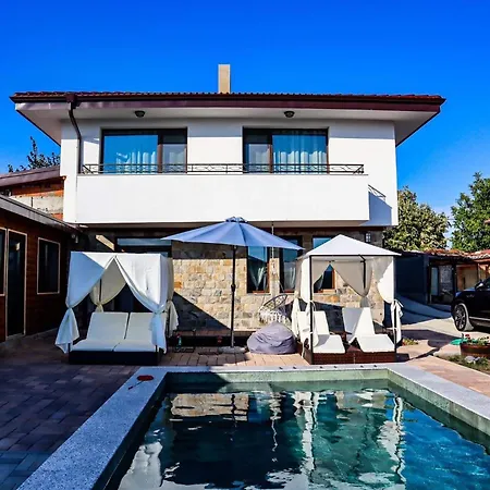 конакъ войнов Yasna Polyana