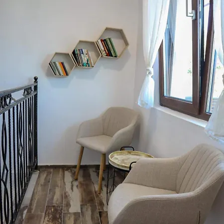 конакъ войнов Βίλα