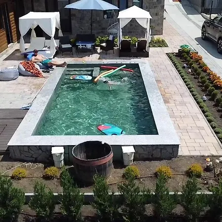 конакъ войнов Βίλα *